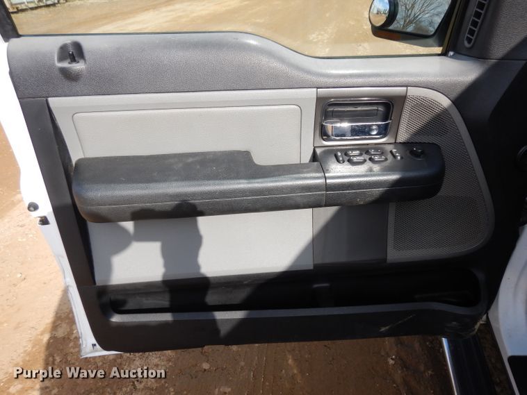 image for item IP9056 2005 Ford F150  SuperCab pickup truck