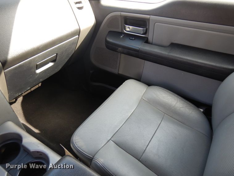 image for item IP9056 2005 Ford F150  SuperCab pickup truck