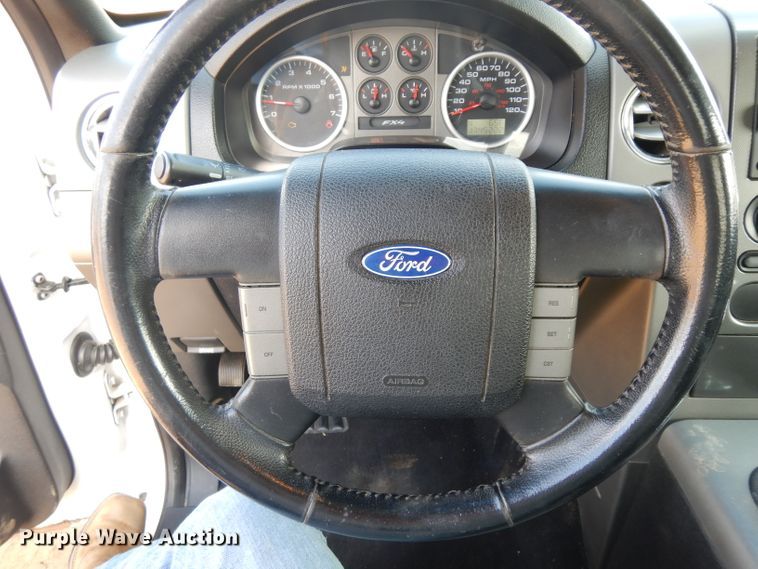 image for item IP9056 2005 Ford F150  SuperCab pickup truck