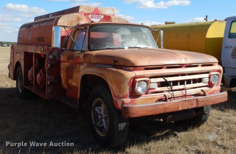 image for item DC8910 1962 Ford F702  fuel truck