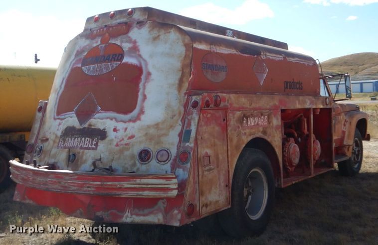 image for item DC8910 1962 Ford F702  fuel truck