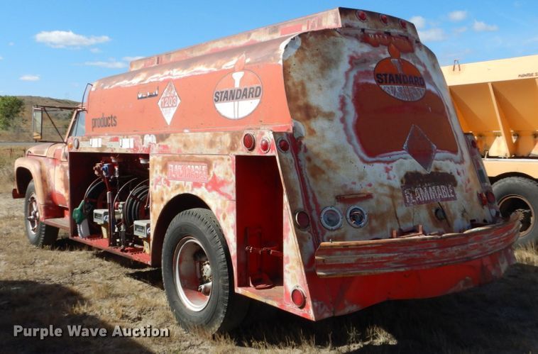 image for item DC8910 1962 Ford F702  fuel truck