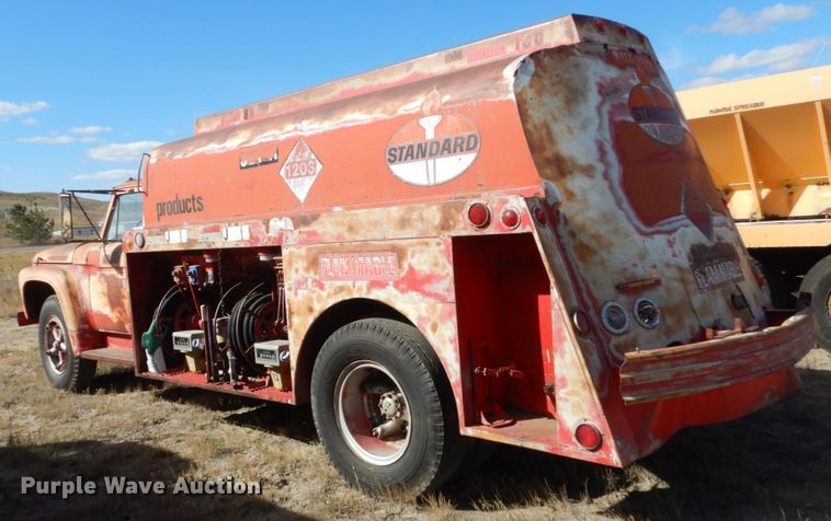 image for item DC8910 1962 Ford F702  fuel truck
