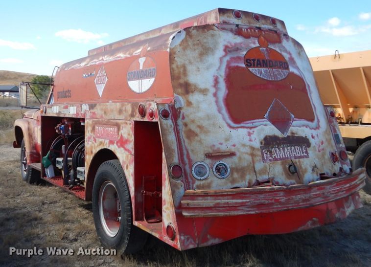 image for item DC8910 1962 Ford F702  fuel truck