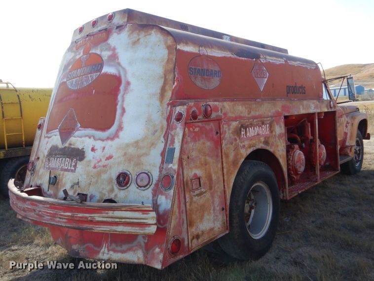 image for item DC8910 1962 Ford F702  fuel truck