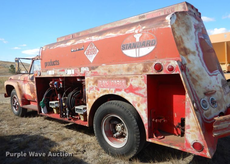 image for item DC8910 1962 Ford F702  fuel truck