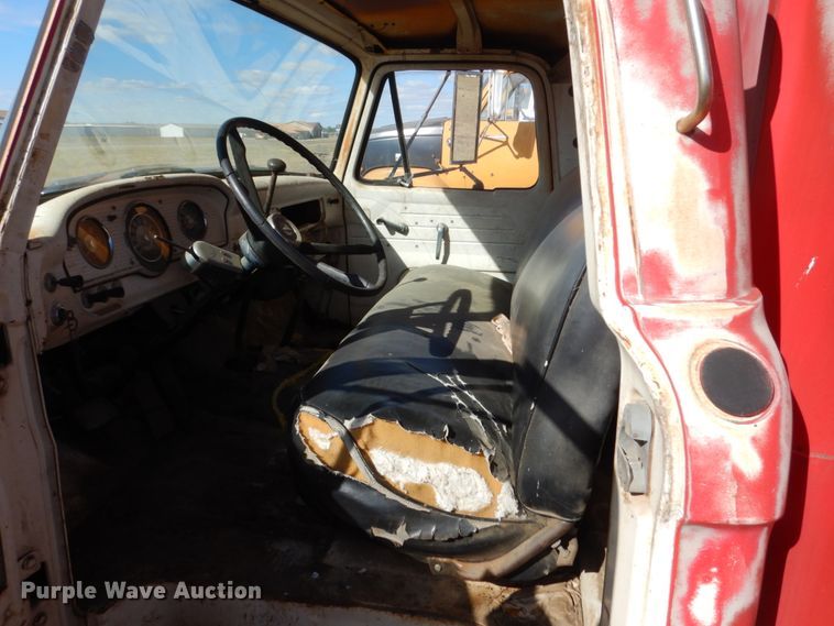 image for item DC8910 1962 Ford F702  fuel truck