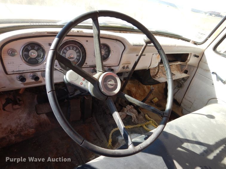 image for item DC8910 1962 Ford F702  fuel truck