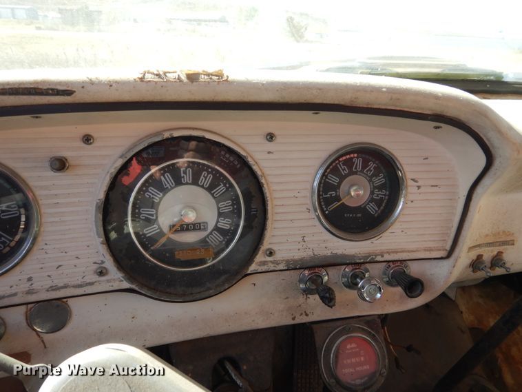 image for item DC8910 1962 Ford F702  fuel truck