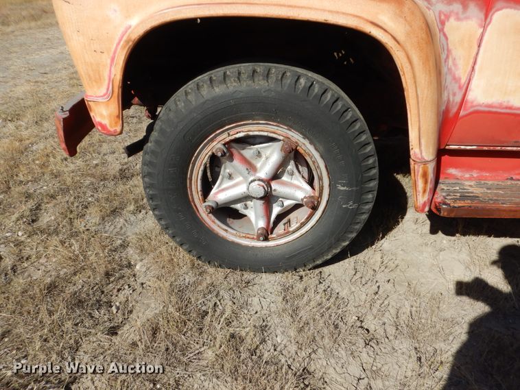 image for item DC8910 1962 Ford F702  fuel truck