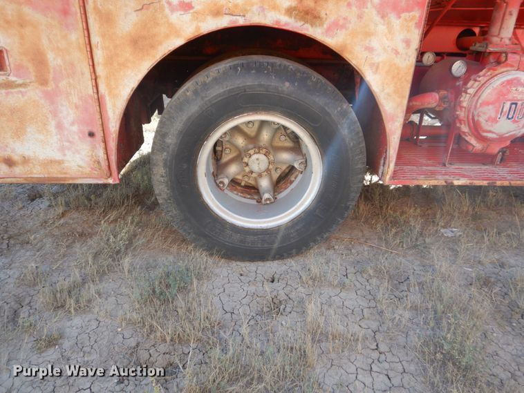 image for item DC8910 1962 Ford F702  fuel truck