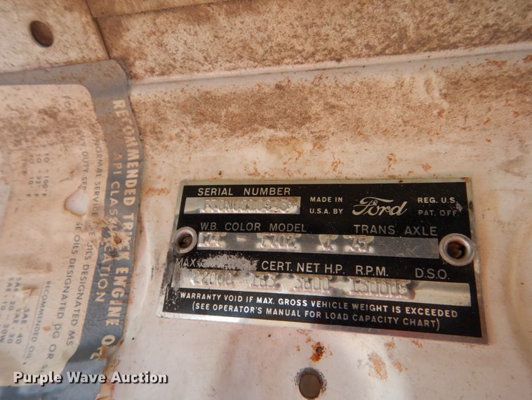 image for item DC8910 1962 Ford F702  fuel truck