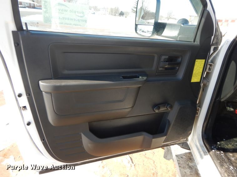 image for item DF6439 2011 Dodge Ram 5500HD  bucket truck