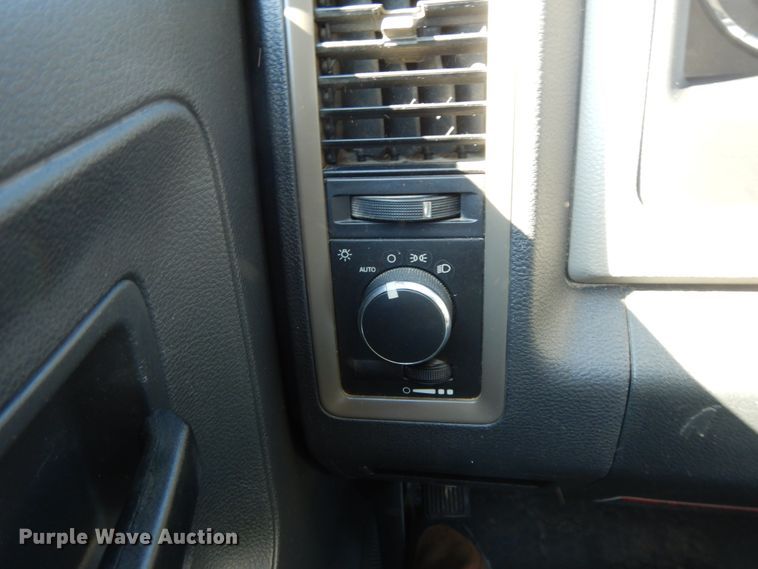 image for item DF6439 2011 Dodge Ram 5500HD  bucket truck