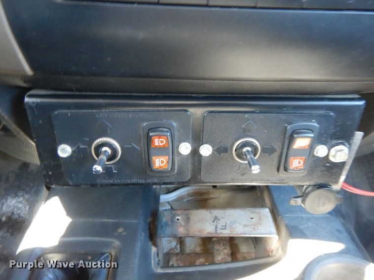 image for item DF6439 2011 Dodge Ram 5500HD  bucket truck