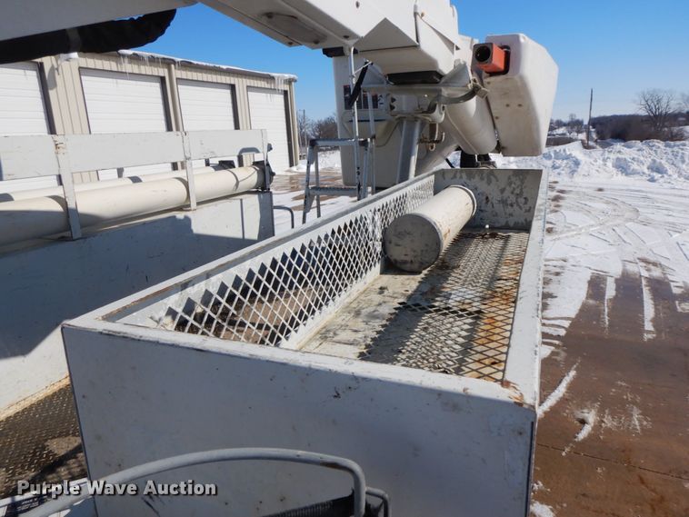 image for item DF6439 2011 Dodge Ram 5500HD  bucket truck