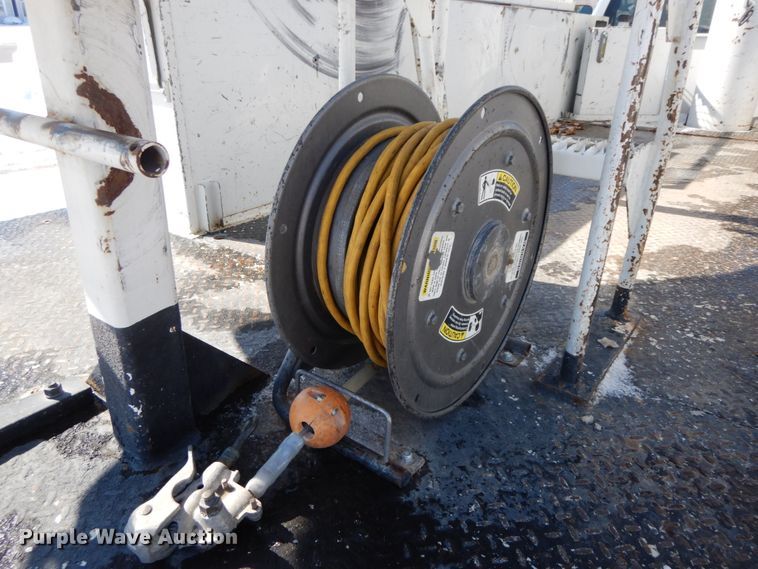 image for item DF6439 2011 Dodge Ram 5500HD  bucket truck