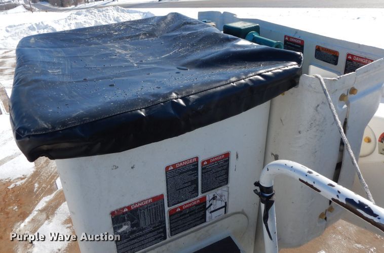 image for item DF6439 2011 Dodge Ram 5500HD  bucket truck