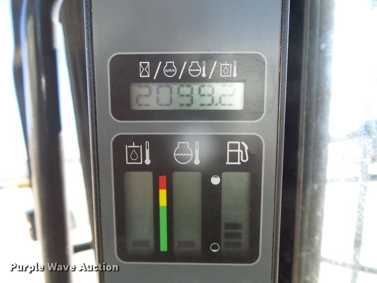 image for item DG8484 2014 Case TR270  tracked skid steer loader