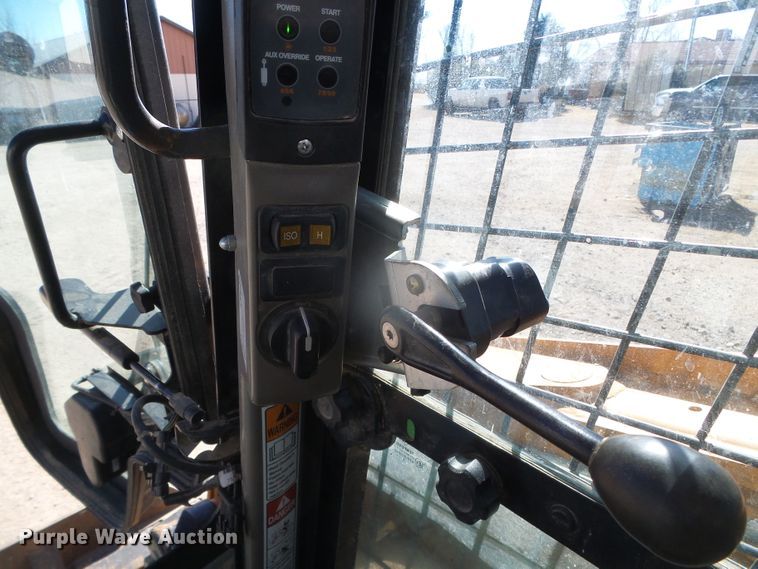 image for item DG8484 2014 Case TR270  tracked skid steer loader