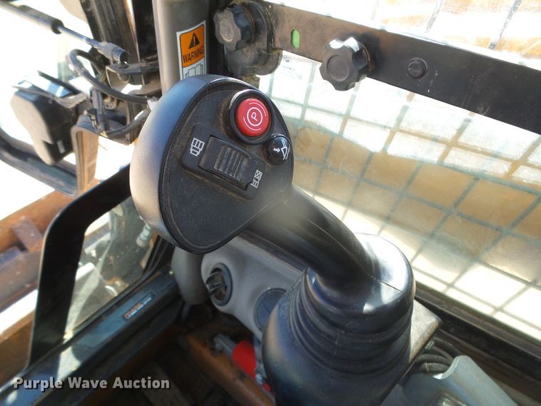 image for item DG8484 2014 Case TR270  tracked skid steer loader