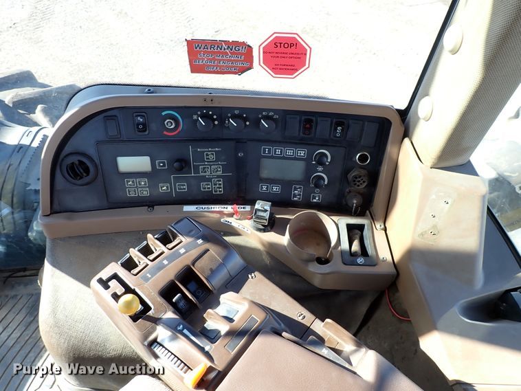 image for item DJ0065 John Deere 9530 Scraper Special  4WD tractor