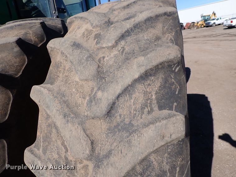 image for item DJ0065 John Deere 9530 Scraper Special  4WD tractor