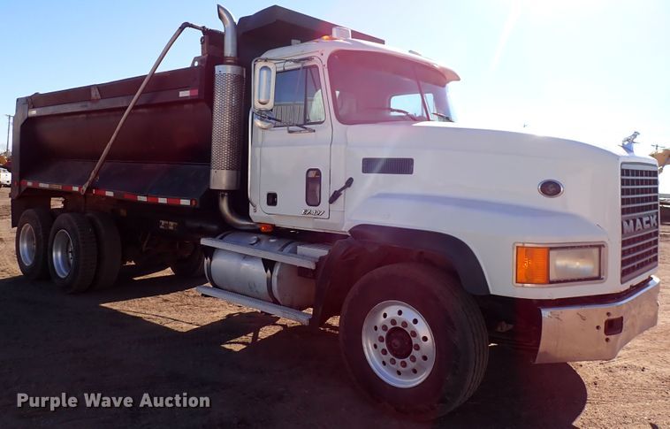 image for item DJ0068 2001 Mack E7-427 dump truck