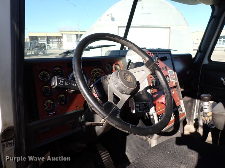 image for item DJ0068 2001 Mack E7-427 dump truck