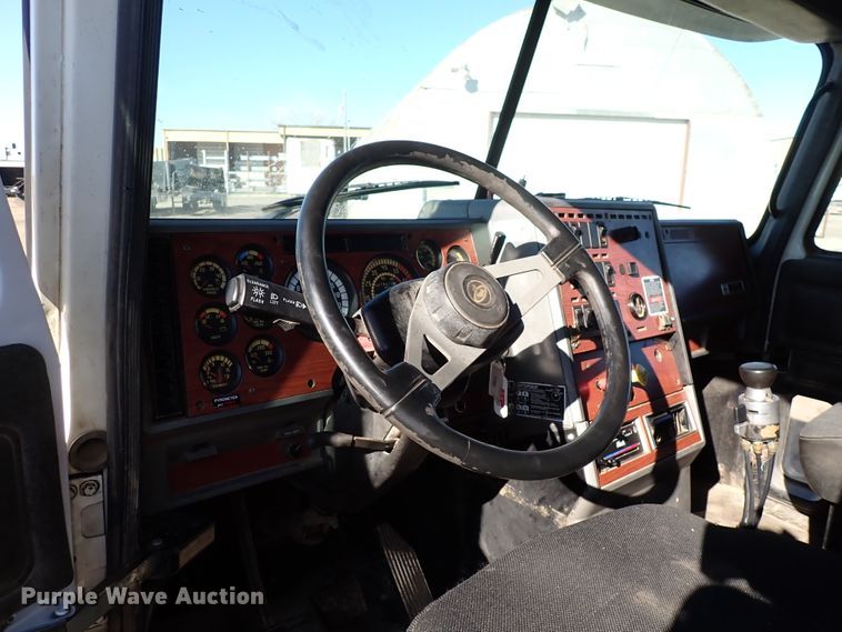 image for item DJ0068 2001 Mack E7-427 dump truck