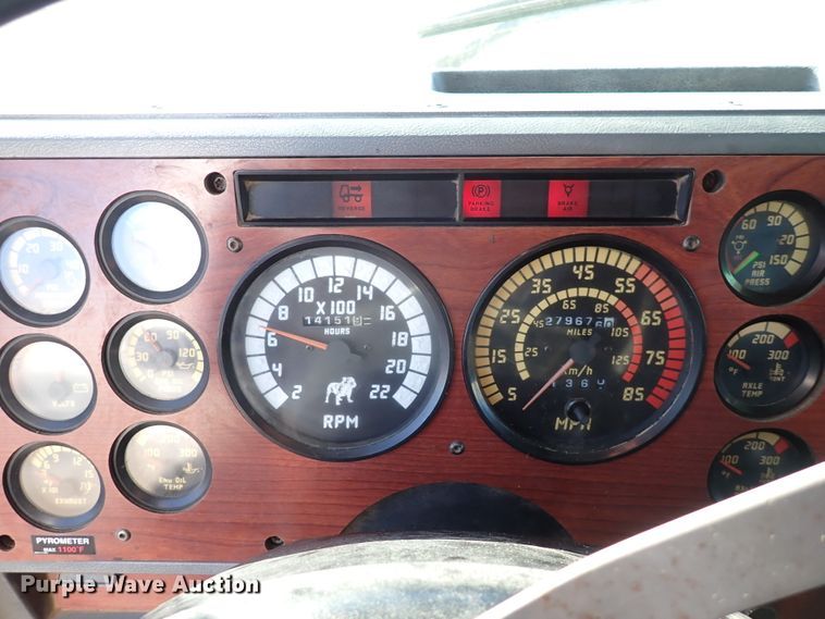 image for item DJ0068 2001 Mack E7-427 dump truck