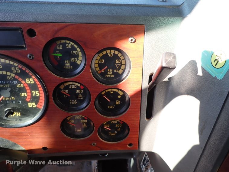 image for item DJ0068 2001 Mack E7-427 dump truck