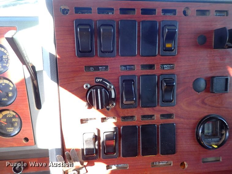 image for item DJ0068 2001 Mack E7-427 dump truck