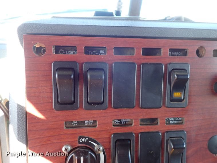 image for item DJ0068 2001 Mack E7-427 dump truck