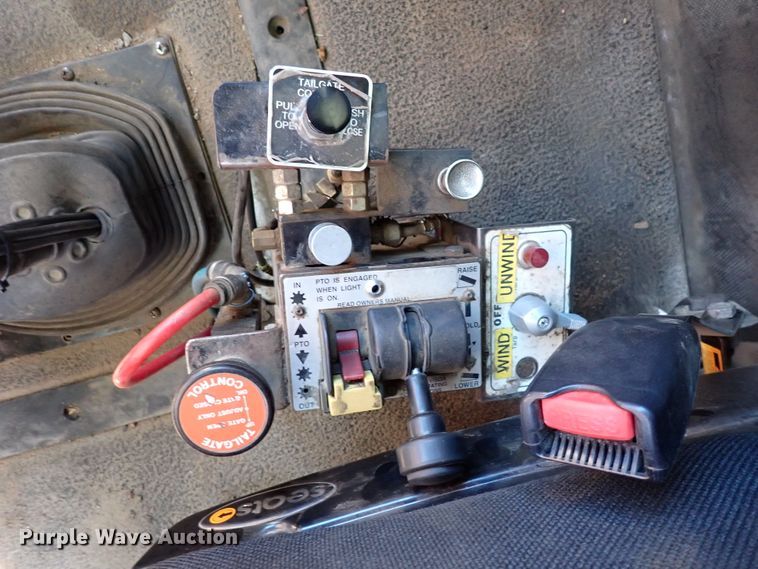 image for item DJ0068 2001 Mack E7-427 dump truck