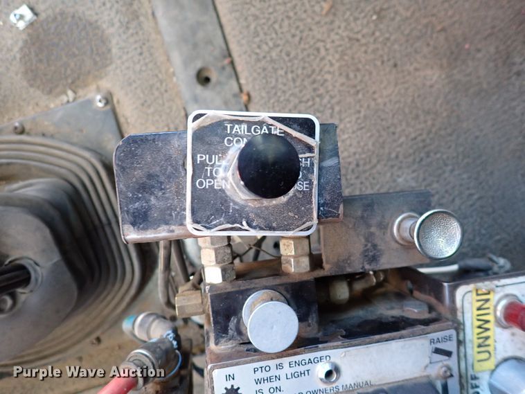 image for item DJ0068 2001 Mack E7-427 dump truck