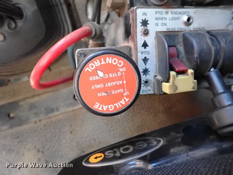 image for item DJ0068 2001 Mack E7-427 dump truck