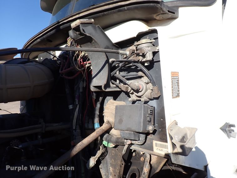 image for item DJ0068 2001 Mack E7-427 dump truck