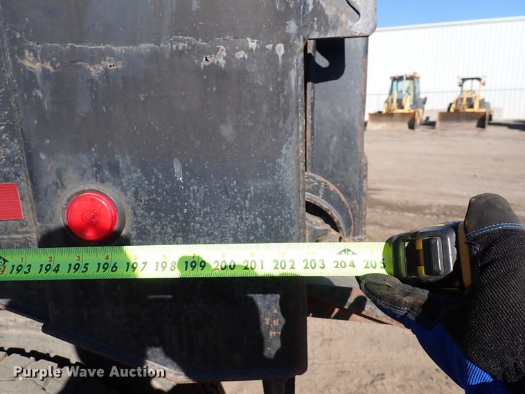 image for item DJ0068 2001 Mack E7-427 dump truck