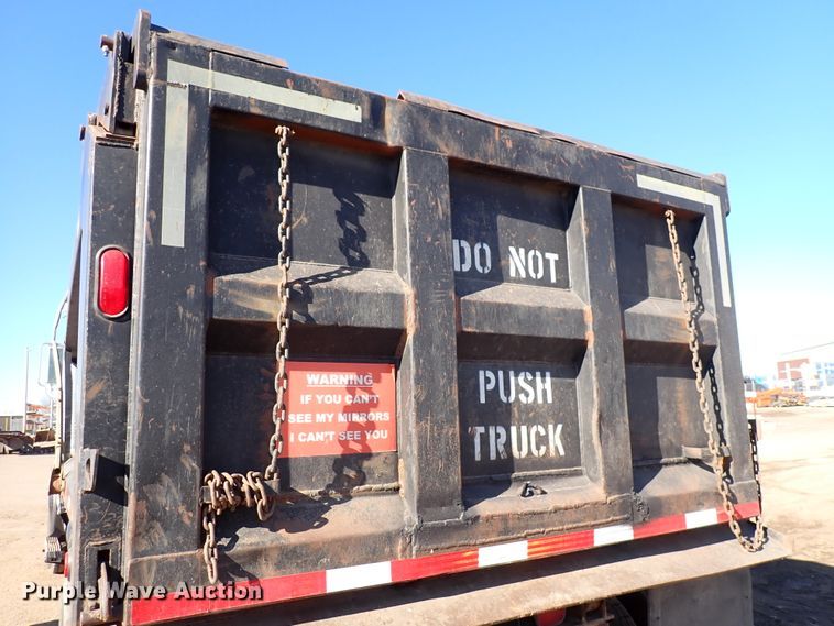 image for item DJ0068 2001 Mack E7-427 dump truck