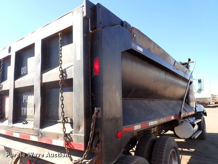 image for item DJ0068 2001 Mack E7-427 dump truck