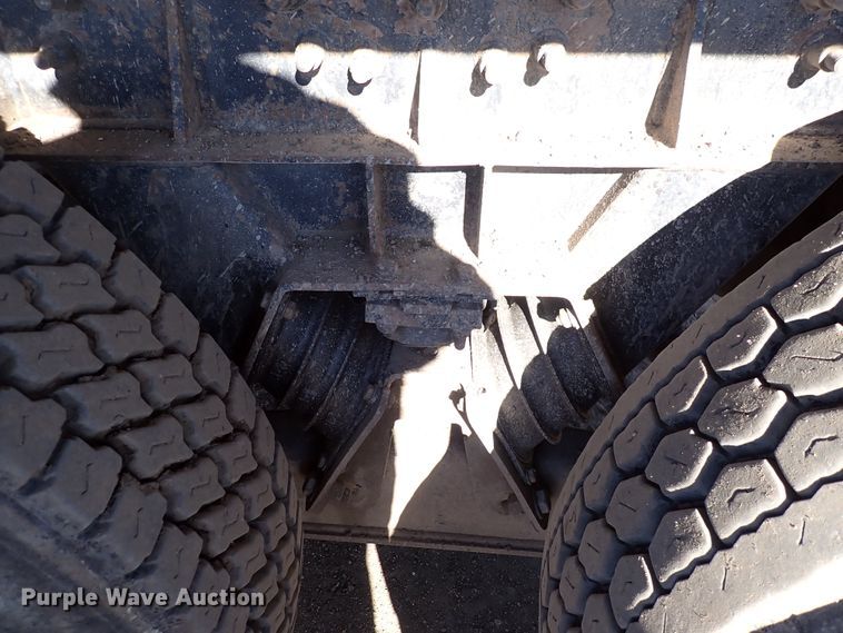 image for item DJ0068 2001 Mack E7-427 dump truck