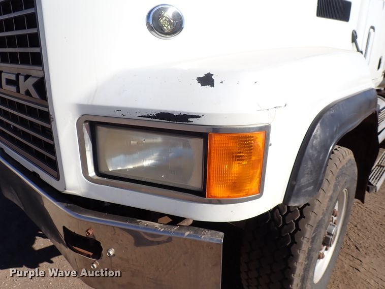 image for item DJ0068 2001 Mack E7-427 dump truck