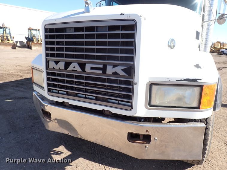 image for item DJ0068 2001 Mack E7-427 dump truck
