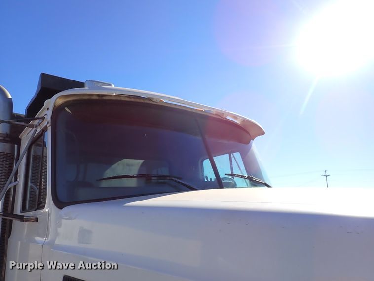 image for item DJ0068 2001 Mack E7-427 dump truck