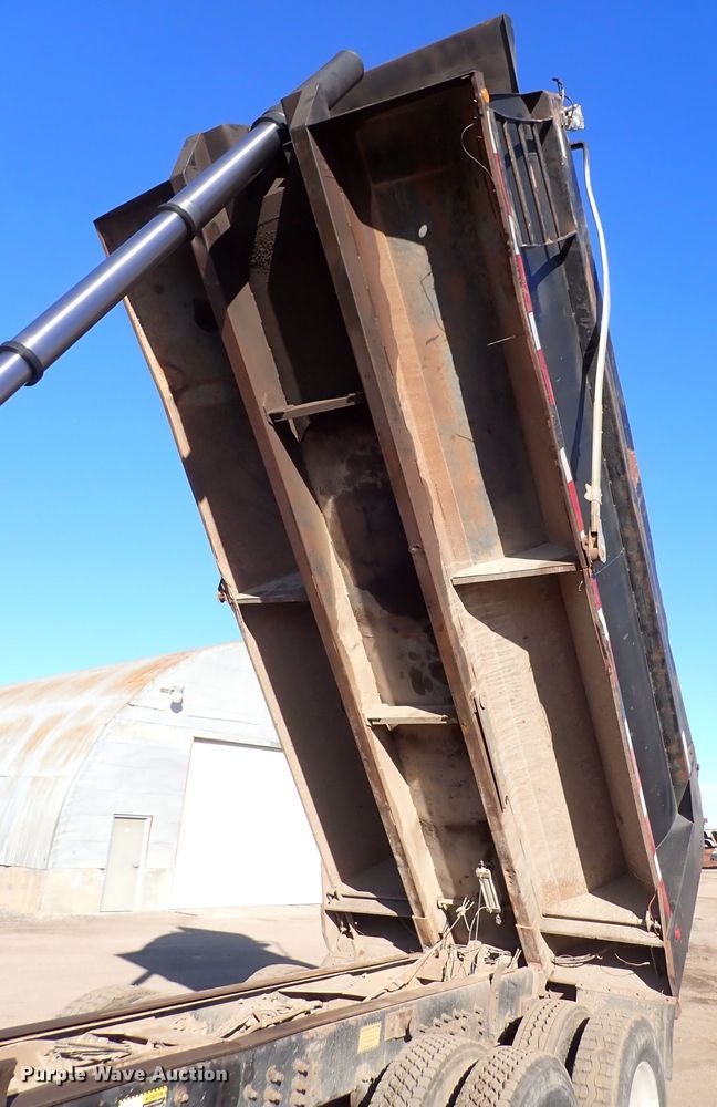 image for item DJ0068 2001 Mack E7-427 dump truck