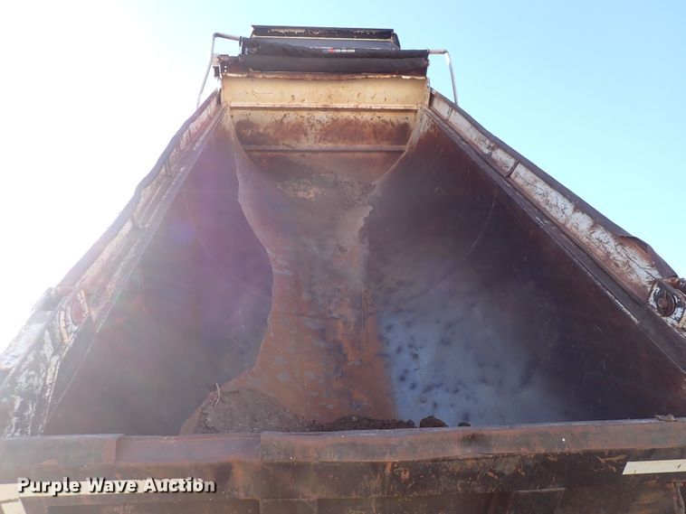 image for item DJ0068 2001 Mack E7-427 dump truck