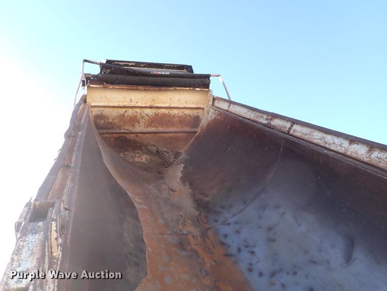 image for item DJ0068 2001 Mack E7-427 dump truck