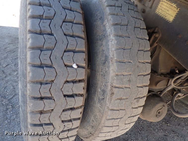 image for item DJ0068 2001 Mack E7-427 dump truck