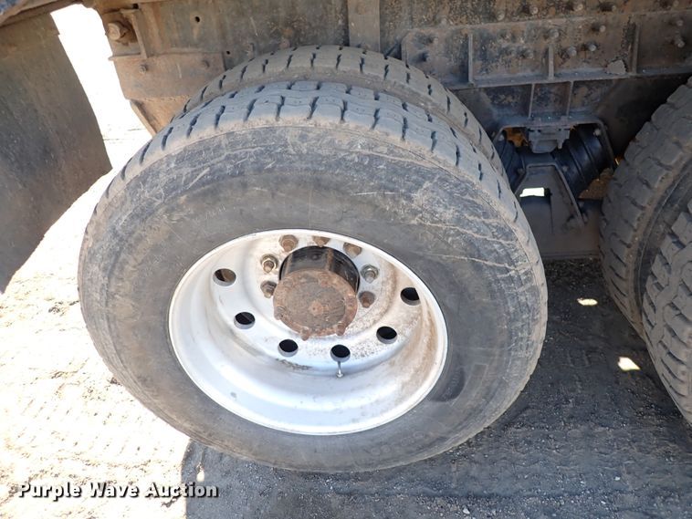 image for item DJ0068 2001 Mack E7-427 dump truck